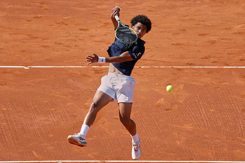 Fils Holds Nerve to Beat Rublev, Clinches Barcelona Crown
