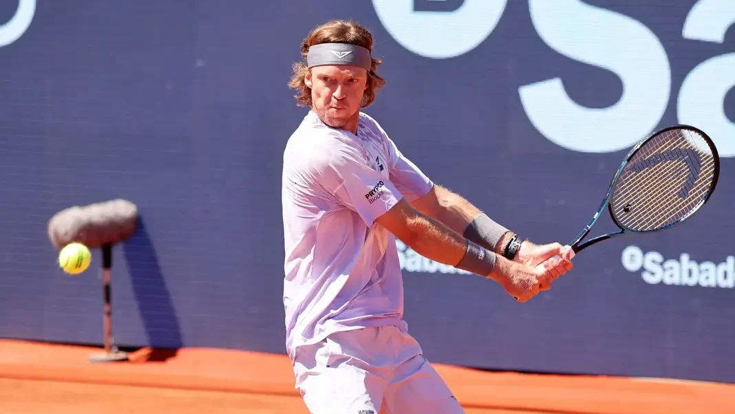 Rublev, Medjedovic Power Into Barcelona Semifinals