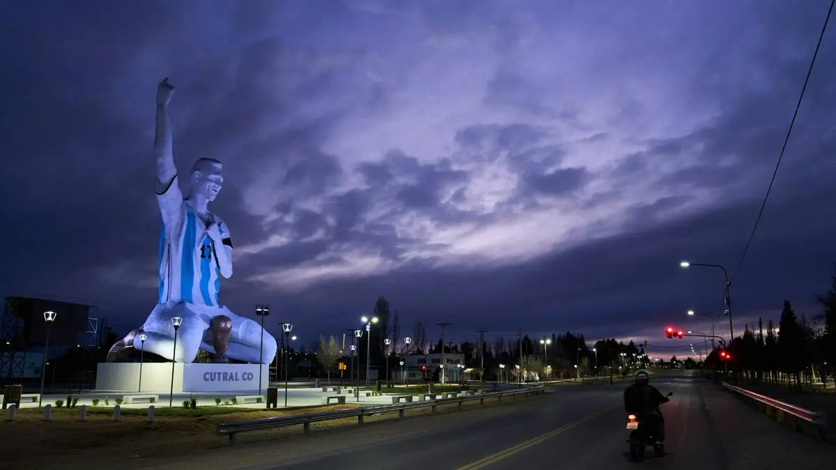 Patagonia Unveils Record-Breaking Messi Statue as Football Icon Receives Another Grand Tribute