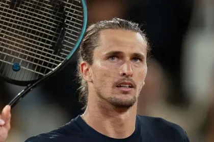 Zverev Reaches Roland Garros Final as Arnaldi Withdrawal Sends Cobolli Through